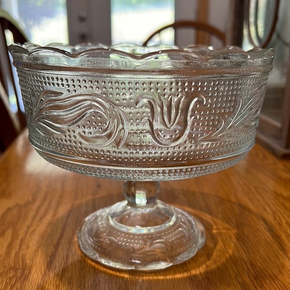 Vintage EO Brody Clear Glass Footed Compote Tulip and Leaf EO Brody Cleveland - Picture 1 of 3